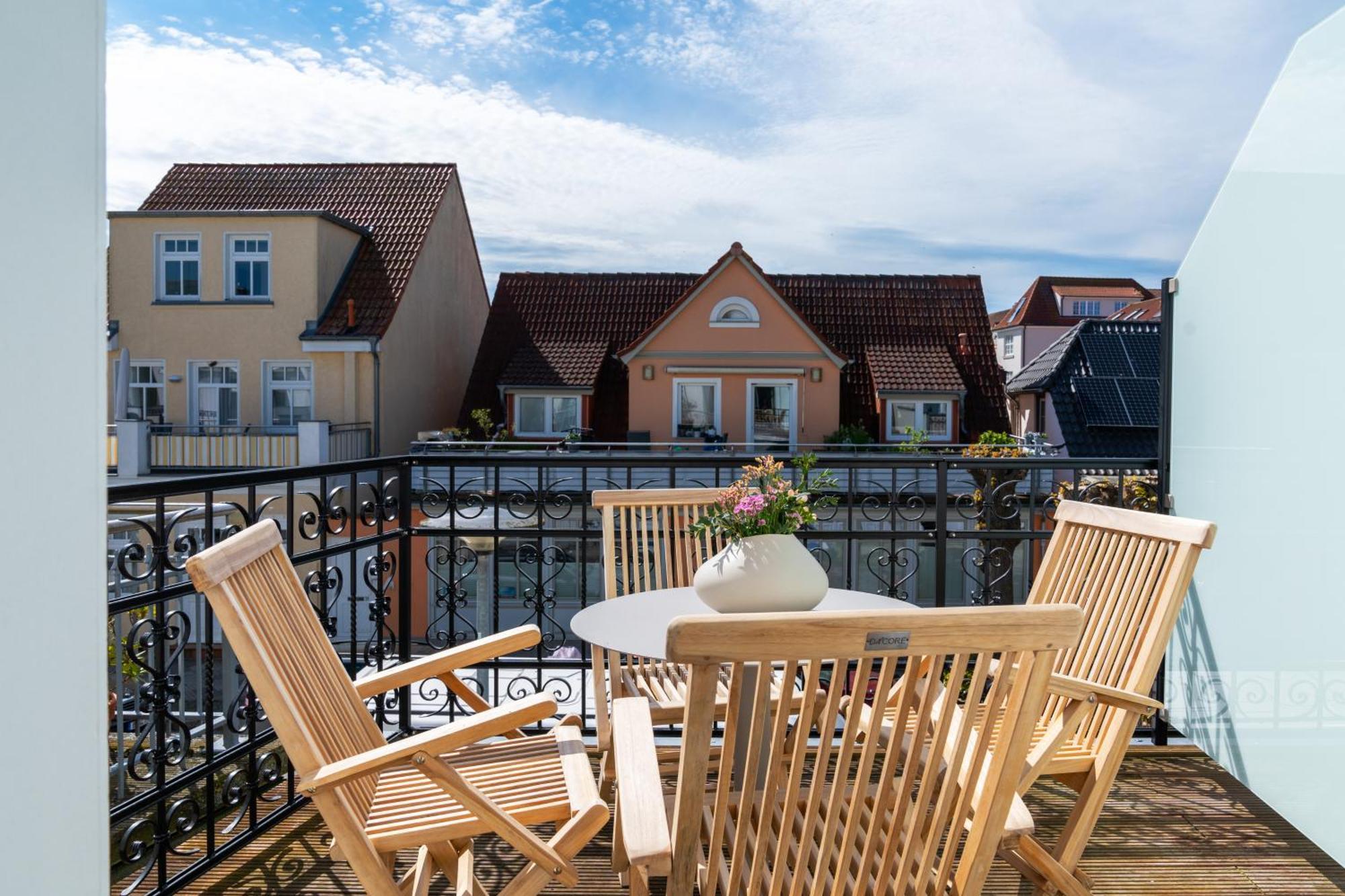 Kapitaenshaus Friedrich Franz - Premium Apartments 200 Meter Vom Strand Und Alten Strom Rostock Phòng bức ảnh